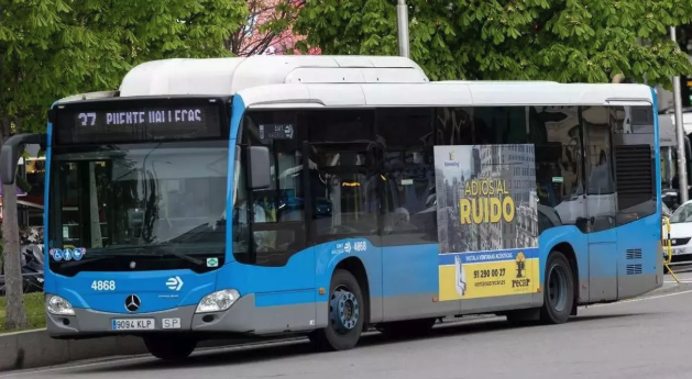 Los autobuses lanzadera a los polígonos de l’Horta Sud ya han hecho 1.500 desplazamientos